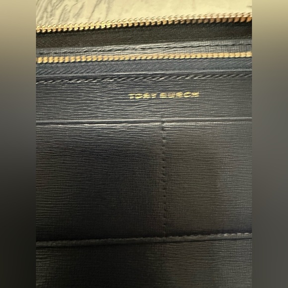 Tory Burch Women's Robinson Zip Continental Wallet nwt - Picture 9 of 14